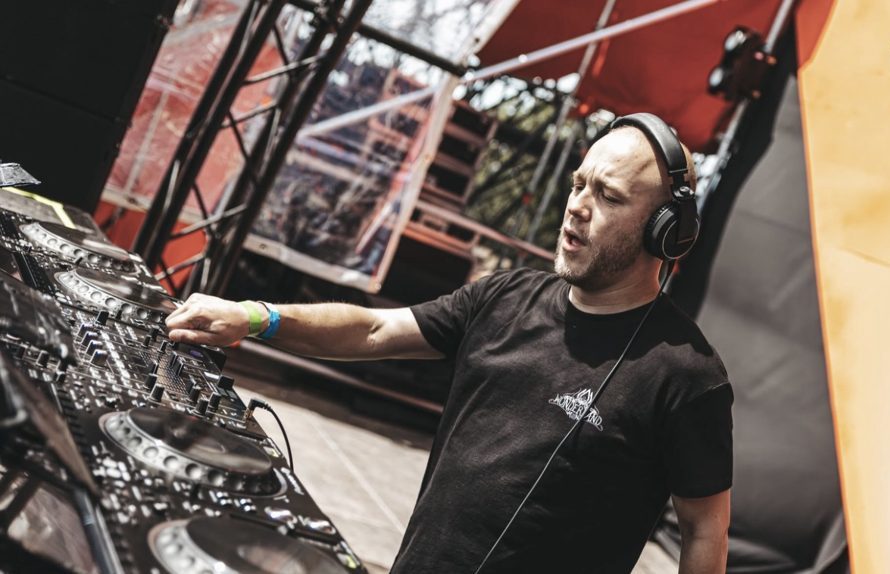 Peak'O en train de mixer
